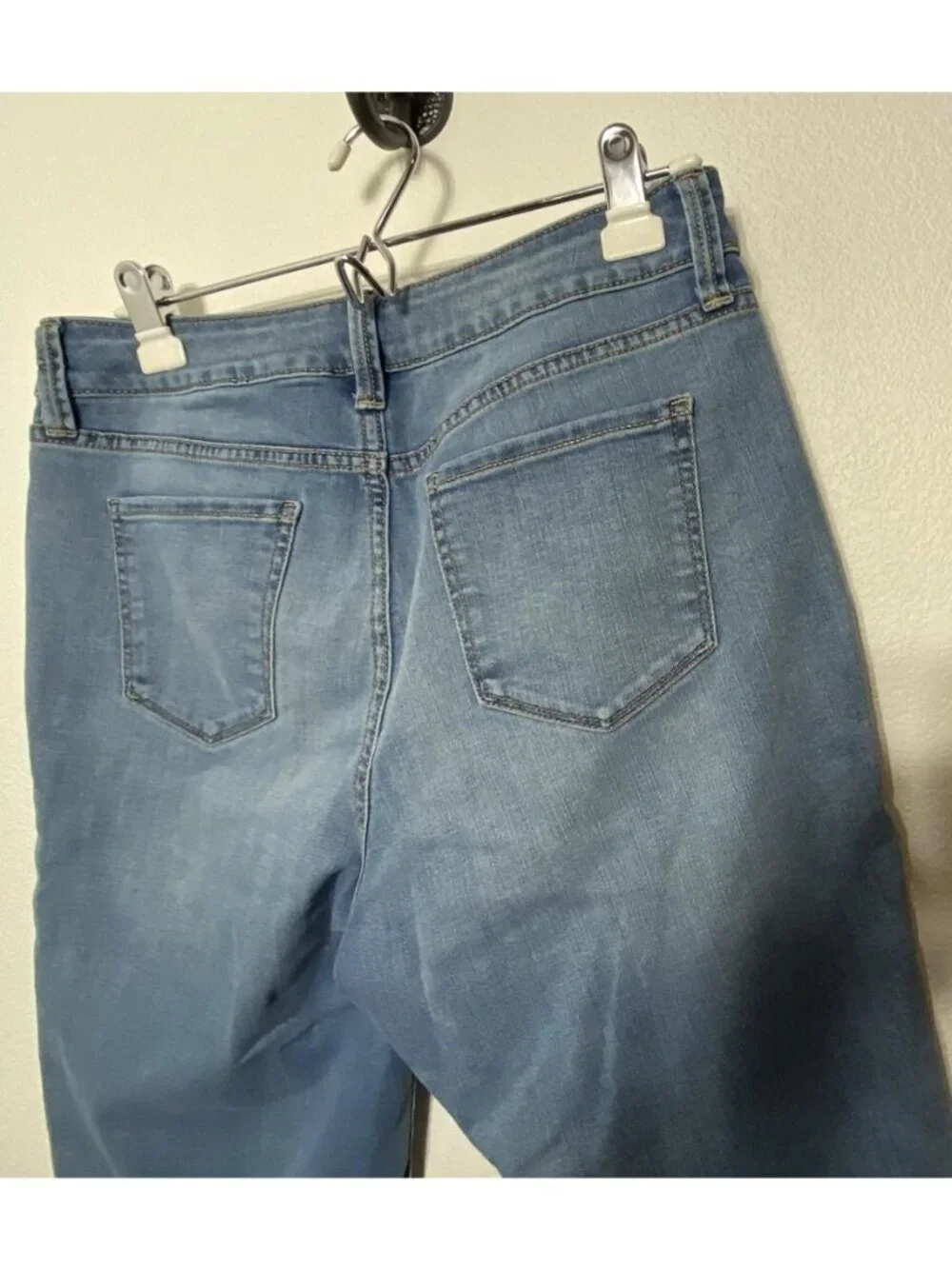 St Johns Bay Women Size 10 Bermuda Jean Shorts 32X12”Medium Wash Denim